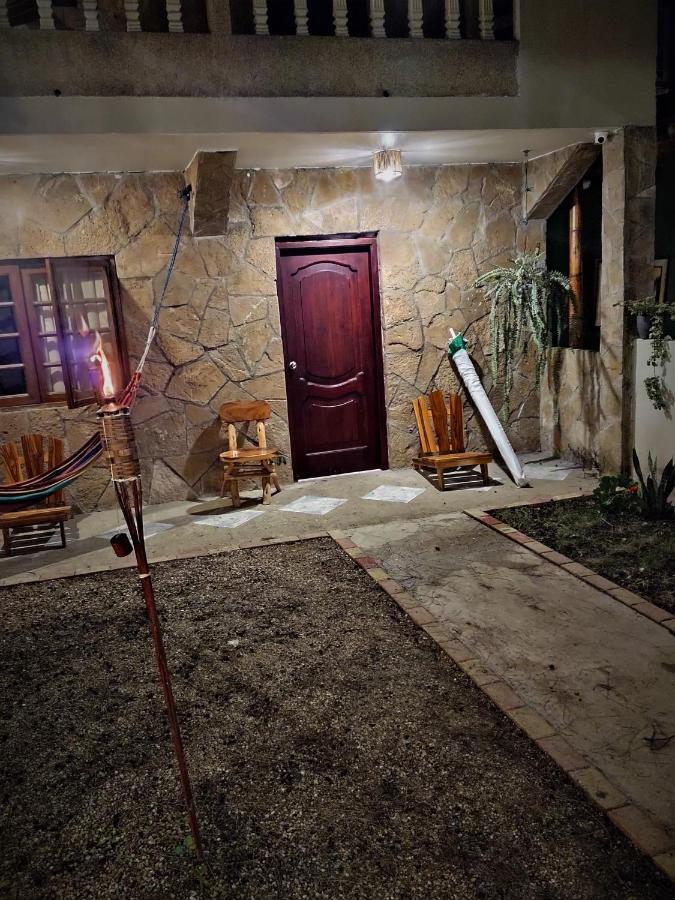Hostal Moai Montañita Eksteriør bilde