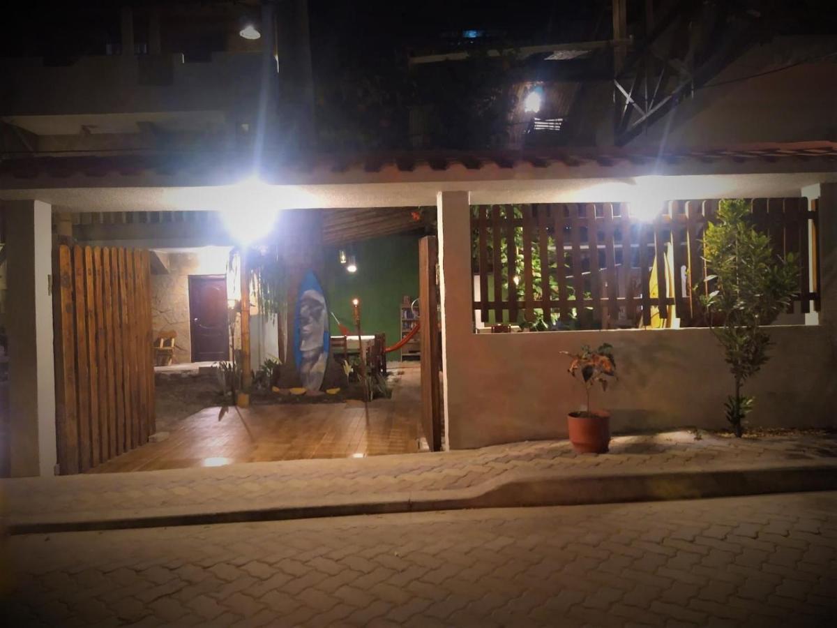 Hostal Moai Montañita Eksteriør bilde