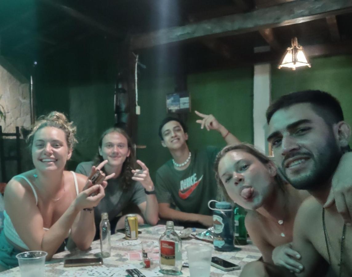 Hostal Moai Montañita Eksteriør bilde