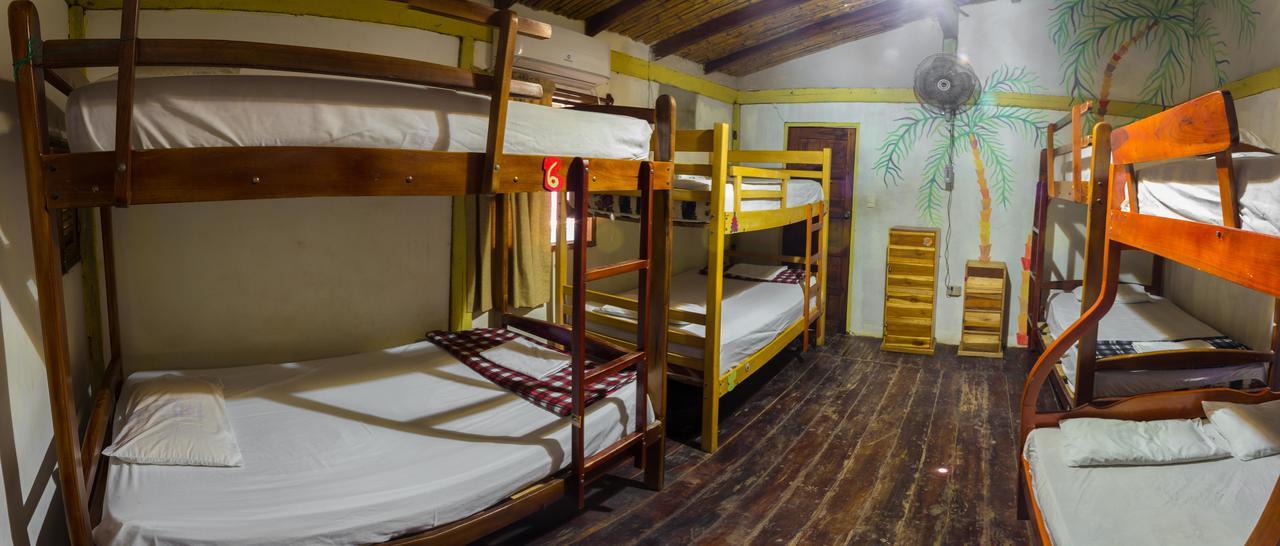 Hostal Moai Montañita Eksteriør bilde