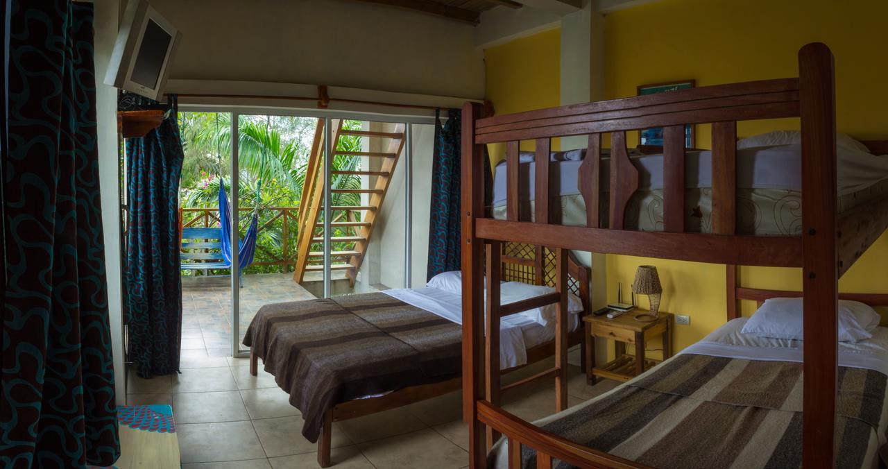 Hostal Moai Montañita Eksteriør bilde